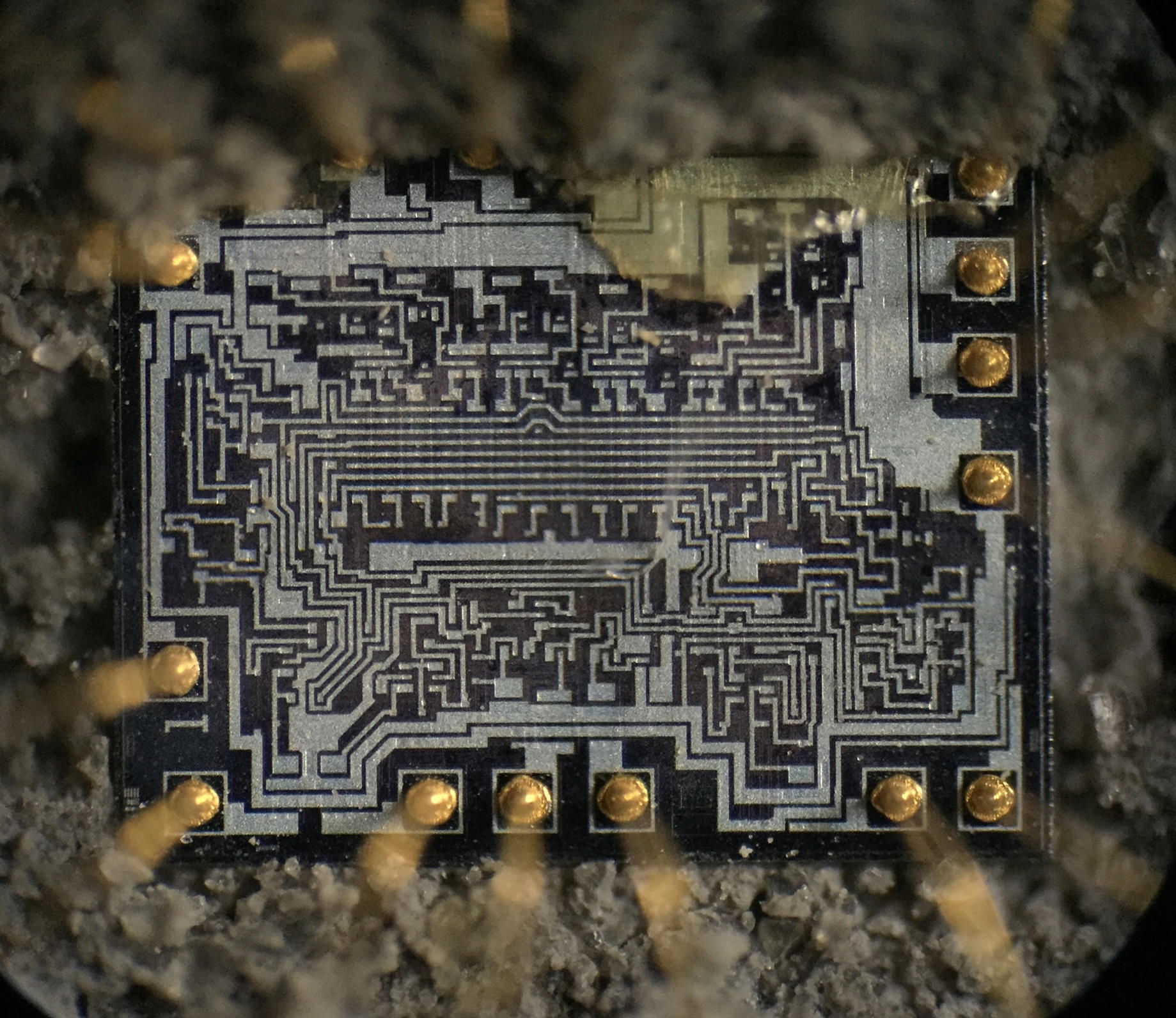 Micro: 74LS48 BCD to 7segment decoder - Minimal damage